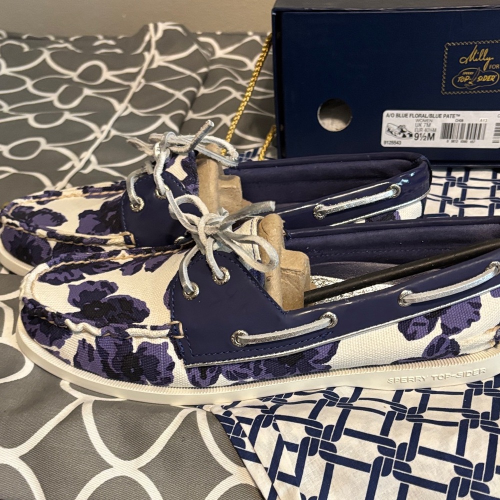 Milly for Sperry Navy and White Floral Sneakers - Picture 7 of 7